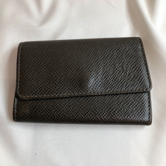Louis Vuitton Brown Taiga 6 Rings Key Holder Sku#82663 - Picture 1 of 9